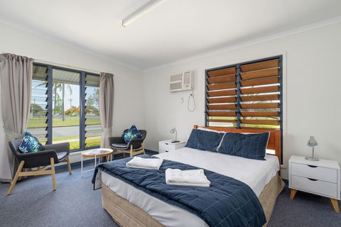 Tin Can Bay's Sleepy Lagoon Motel - Sunshine Coast Tourism 1