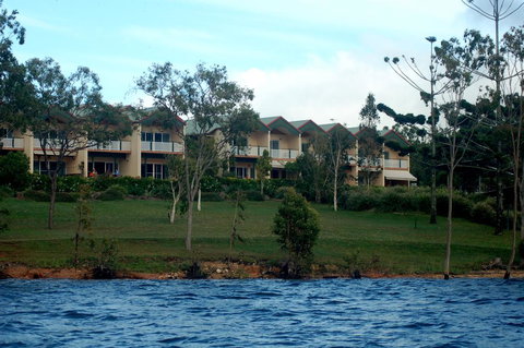 Tinaroo Lake Resort - Sunshine Coast Tourism 2