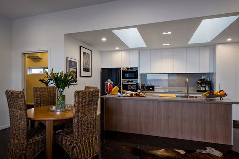 Tinderbox Retreat - Sunshine Coast Tourism 1