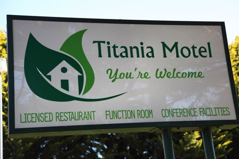 Titania Motel - Holiday Sunshine Coast 0