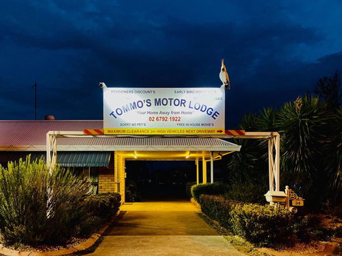 Tommo's Motor Lodge - Sunshine Coast Tourism 1