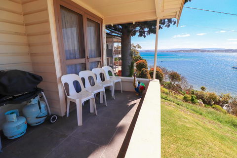 Tommy's Lakehouse - Holiday Sunshine Coast 0