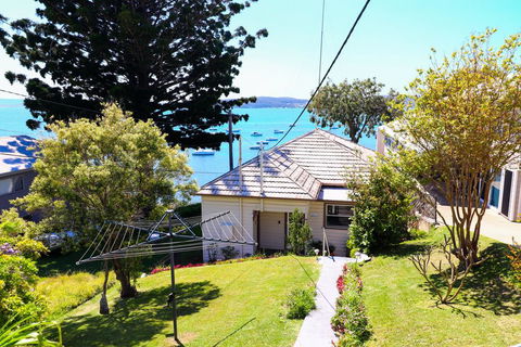 Tommy's Lakehouse - Holiday Sunshine Coast 1