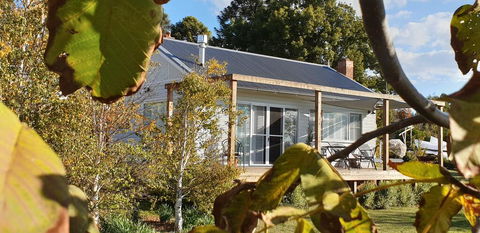 Toms Cottage - Wilgowrah -A Country Escape - Holiday Sunshine Coast 0