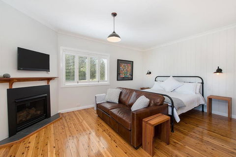 Toms Cottage - Wilgowrah -A Country Escape - Holiday Sunshine Coast 1