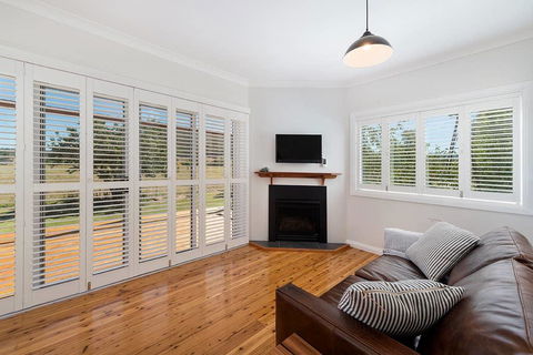 Toms Cottage - Wilgowrah -A Country Escape - Holiday Sunshine Coast 2