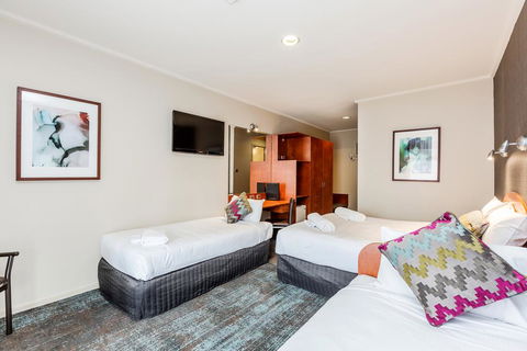 Tonsley Hotel - Sunshine Coast Tourism 3