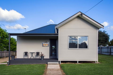 Topaz Cottage - Holiday Sunshine Coast 1