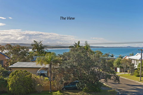 TOPVIEWS - 15Second Av BH - Holiday Sunshine Coast 2