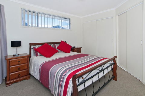 TOPVIEWS - 15Second Av BH - Holiday Sunshine Coast 3