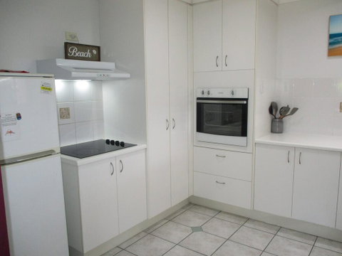 Torquay Beach Holiday House - Sunshine Coast Tourism 3
