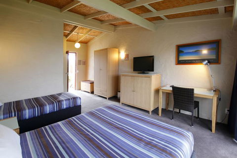 Torquay Hotel/Motel - Sunshine Coast Tourism 0