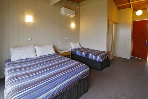 Torquay Hotel/Motel - Sunshine Coast Tourism 3