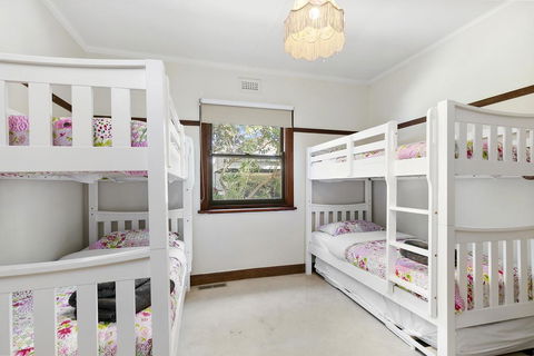 Torquay Retreats Aus - Bristol Road - Sunshine Coast Tourism 3