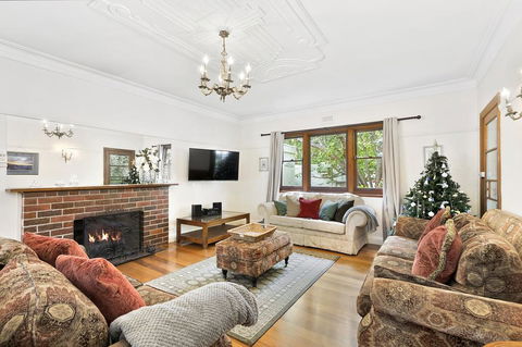Torquay Retreats Aus - Bristol Road - Sunshine Coast Tourism 1
