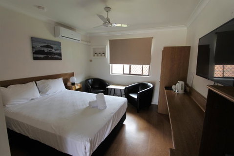 Toreador Motel - Sunshine Coast Tourism 1