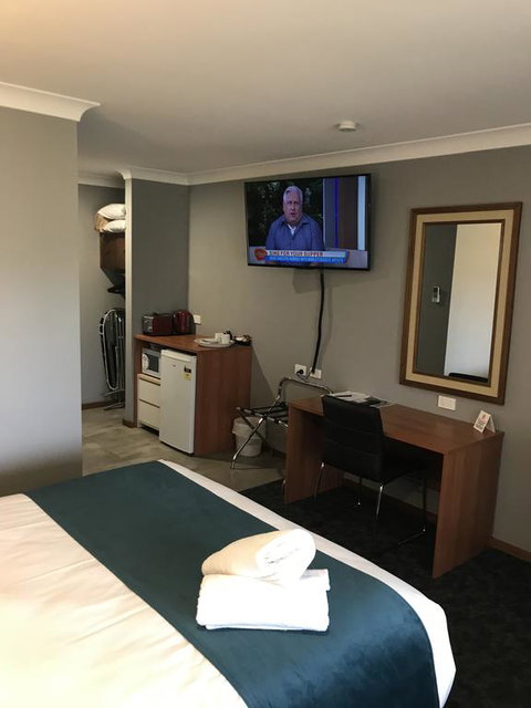 Town & Country Motor Inn - Sunshine Coast Tourism 1
