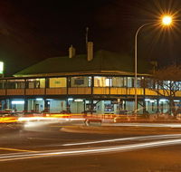 Town Square Motel - Holiday Sunshine Coast
