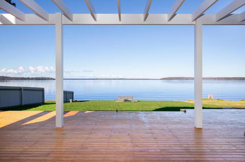 Tranquility Absolute Waterfront - Pet Friendly - 10 Mins To Hyams Beach - Sunshine Coast Tourism 0