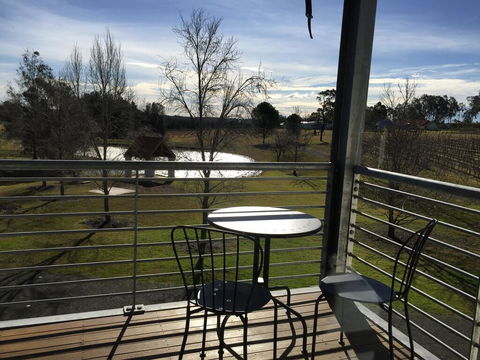 Travertines Wines Apartment - Holiday Sunshine Coast 1