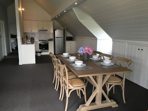 Travertines Wines Apartment - Holiday Sunshine Coast 0