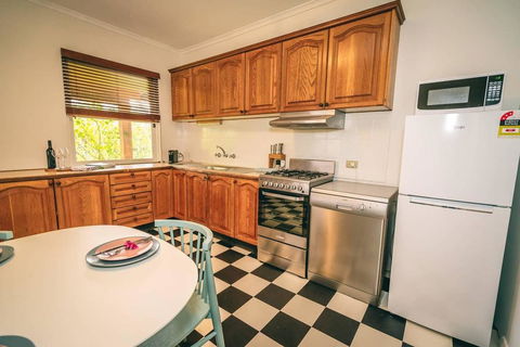Treasure On Bagot-Free Wifi/Netflix-Close To CBD - Holiday Sunshine Coast 3