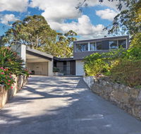 Treehouse Jervis Bay - Sunshine Coast Tourism