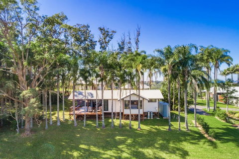 Triloka Lodges - Sunshine Coast Tourism 0