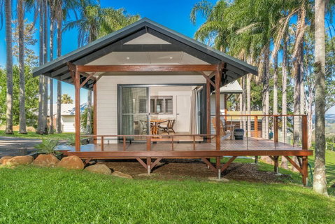 Triloka Lodges - Sunshine Coast Tourism 1
