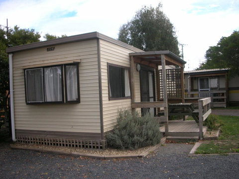 Triabunna Cabin & Caravan Park - Sunshine Coast Tourism 3