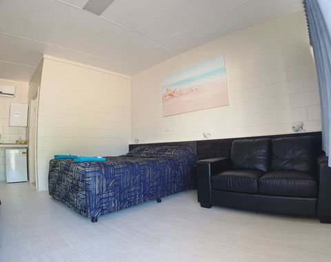 Tropical City Motor Inn - Holiday Sunshine Coast 2
