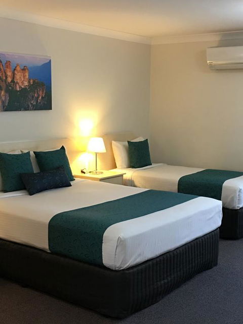 Tuckerbox Motor Inn - Holiday Sunshine Coast 1