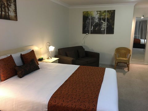 Tuckerbox Motor Inn - Holiday Sunshine Coast 0