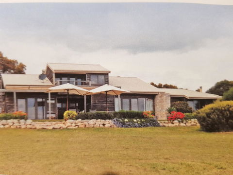 Tu Emuz Stone Beachfront Villa, Emu Bay, Kangaroo Is - Sunshine Coast Tourism 2