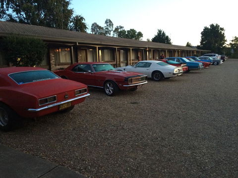 Tumut Valley Motel - Holiday Sunshine Coast 0