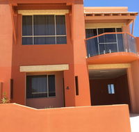 Tuscany Townhouse 3-4 - Holiday Sunshine Coast