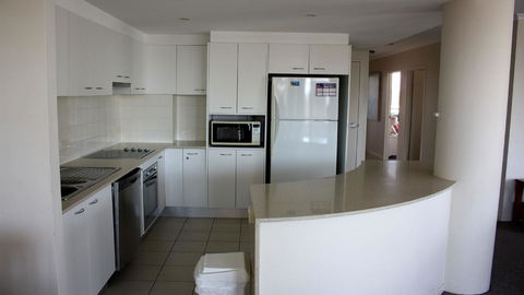 Twin Pines 401 - CBD Location - Sunshine Coast Tourism 1