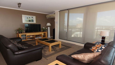 Twin Pines 701 - CBD Location - Sunshine Coast Tourism 2