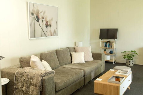 Two Bedroom Gem, Short Drive To MONA - Holiday Sunshine Coast 0