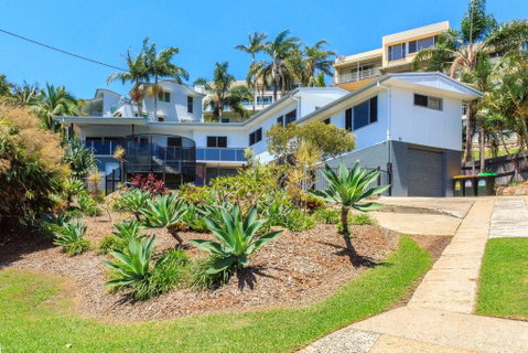 Two Islands At The Jetty - Sunshine Coast Tourism 2