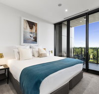 Tyrian Albert Park Lake - Holiday Sunshine Coast