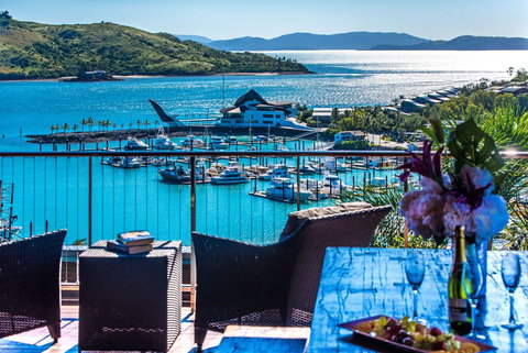 Uisce Luxury Holiday House With Jacuzzi Pool Table Cinema Premium Foxtel And Two Buggies - Holiday Sunshine Coast 1