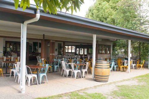 Ulmarra Hotel - Holiday Sunshine Coast 3