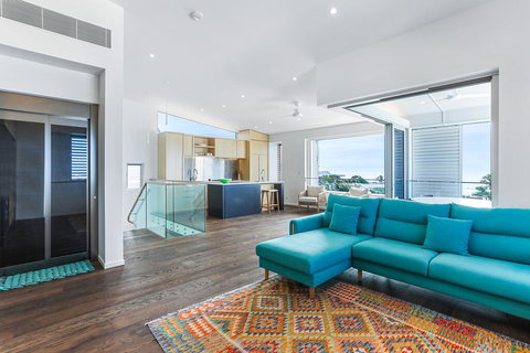 Ultimate Beachfront Living, Sunshine Beach - Holiday Sunshine Coast 2