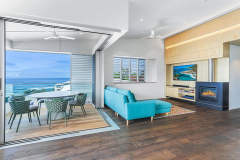 Ultimate Beachfront Living, Sunshine Beach - Holiday Sunshine Coast 3