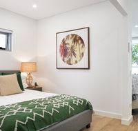 Ultra Modern Studio Suite with Balcony Near Shops - Holiday Sunshine Coast