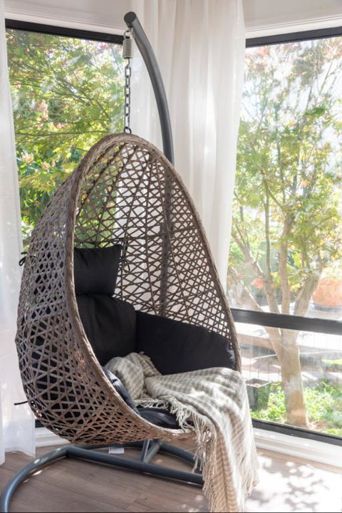 ULTRA SPACIOUS STYLISH HOME IN PRESTONS - SYDNEY - Holiday Sunshine Coast 3