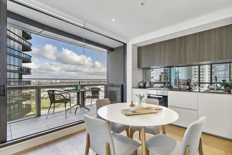 Ultra-Modern Luxury With Views At Kai Waterfront - Holiday Sunshine Coast 0