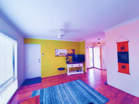 Unique Bouvard Beach House Mandurah - Holiday Sunshine Coast 0