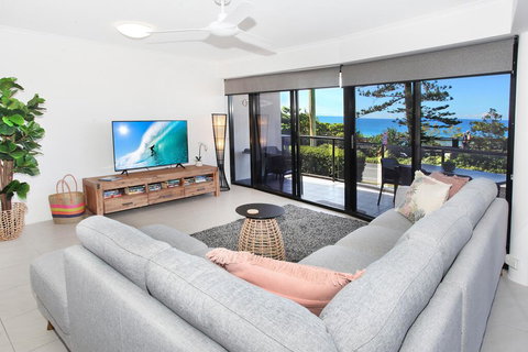 Unit 1 Phoenix Apartments, Coolum Beach - Holiday Sunshine Coast 3